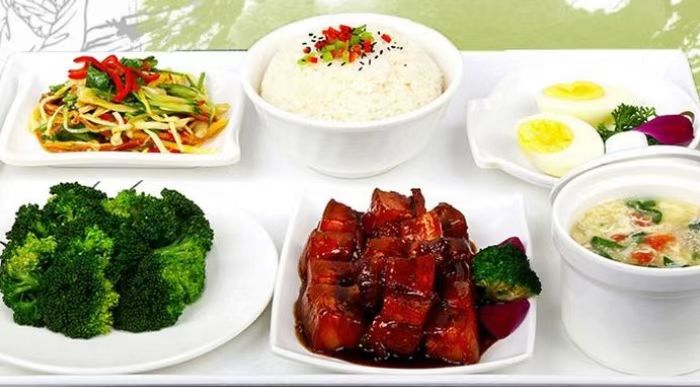 开快餐加盟店怎么选择靠谱的加盟品牌？把握好以下几点助你轻松创业！